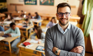 Wzbogać swoją karierę pedagogiczną – kwalifikacje dodatkowe nauczyciela i studia podyplomowe dla edukatorów