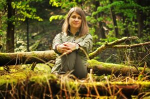 Edukacja leśna w Polsce: czym jest nauka wśród drzew i dlaczego dużo rodziców wybiera ją dla swoich dzieci?