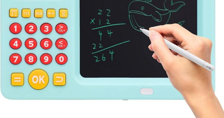 matematyka dostosowana do wieku dziecka przez kolorowe klocki i zabawę