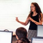 Etapy reformy awansu zawodowego nauczyciela przedstawione w materiałach edukacyjnych